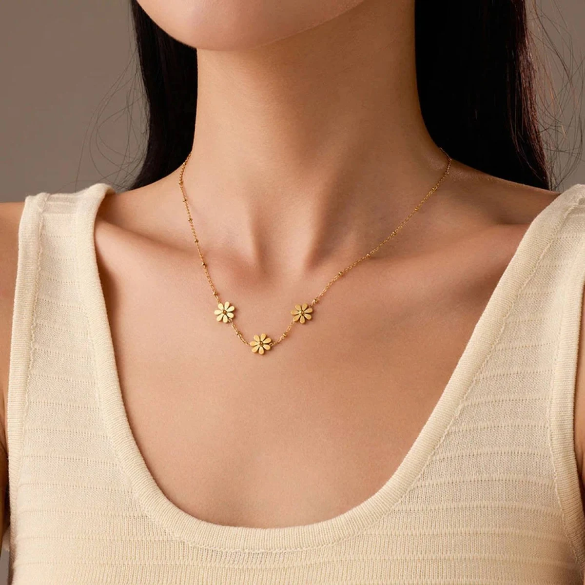 Three Flower Daisy Necklace